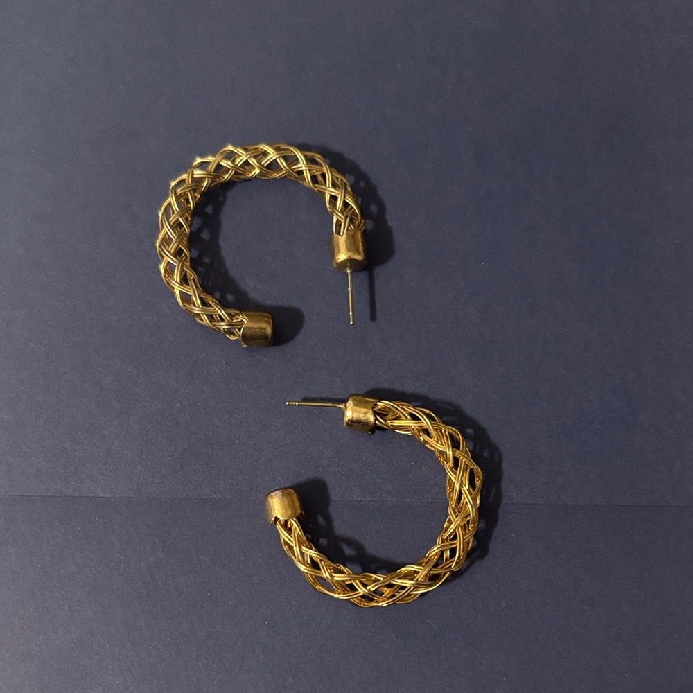 Elegant Gold Hoop Earrings